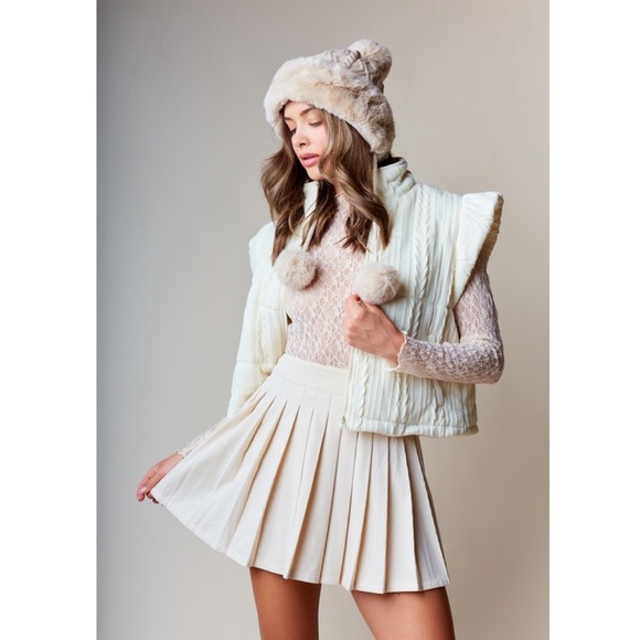 "The Brielle" Ivory Cable Quilted Puffer Vest - Picture 4 of 4